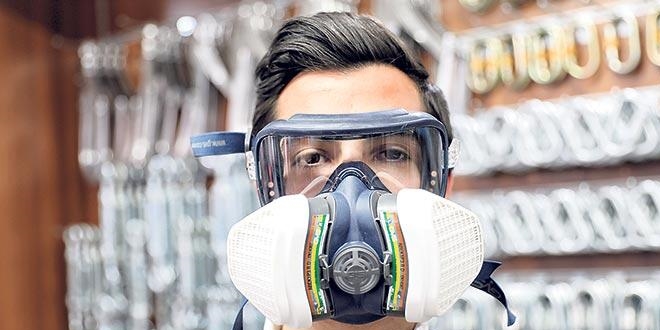 Maske üreticileri Çin için fazla mesaide