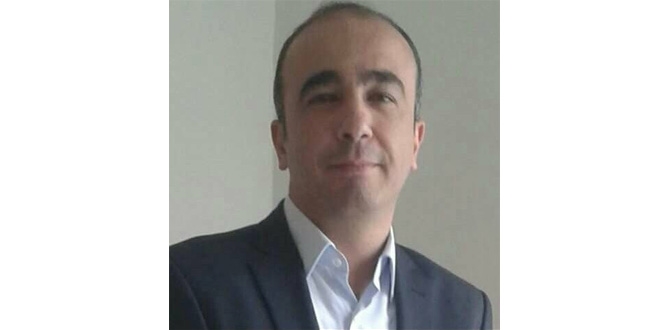 Direksiyon başında kalp krizi geçiren öğretmen hayatını kaybetti