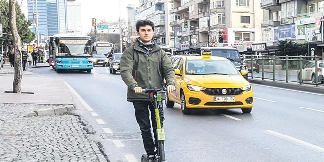 Martı test edildi: Kaldırımdan git anayola çıkma
