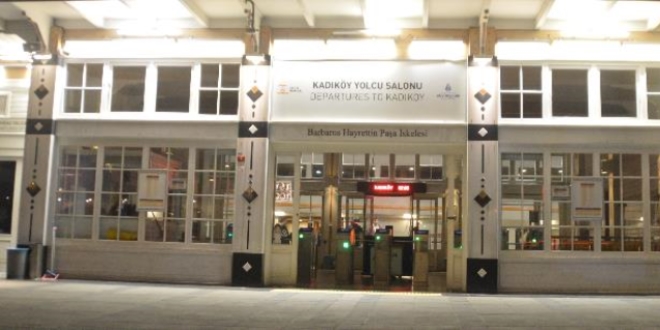 İstanbul'da gece hizmet verecek olan vapur seferleri başladı