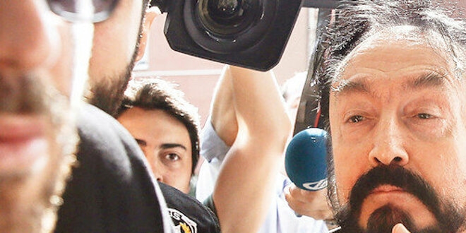 Masonik suç örgütü: Adnan Oktar