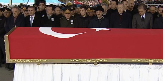 Erdoğan'dan şehit Uzman Çavuş Emre Baysal'a son görev