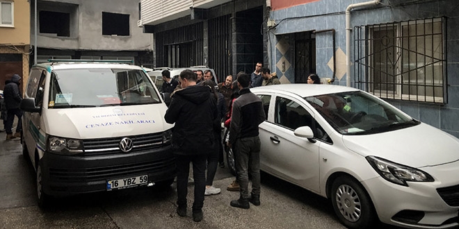 Genç grafiker evinde ölü bulundu