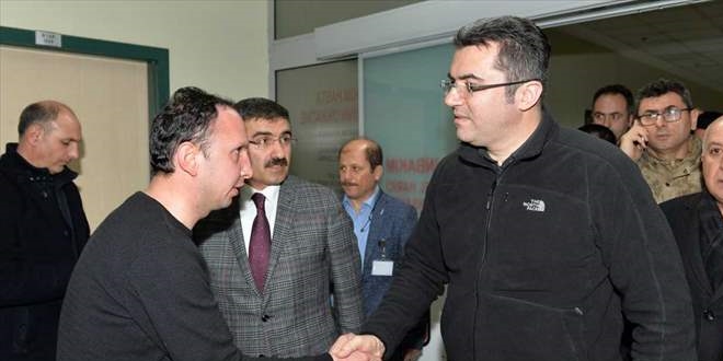Erzurum Valisi Memiş, Ağrı'daki roketli saldırıda yaralananları ziyaret etti