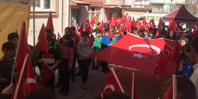 Öğrencilere şehit evinin önünde 'vatan' dersi