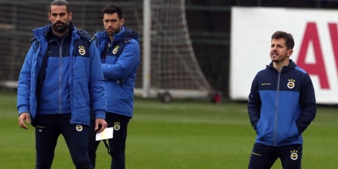 Fenerbahçe'de Kaptan Emre Belözoğlu takımın başına geçti