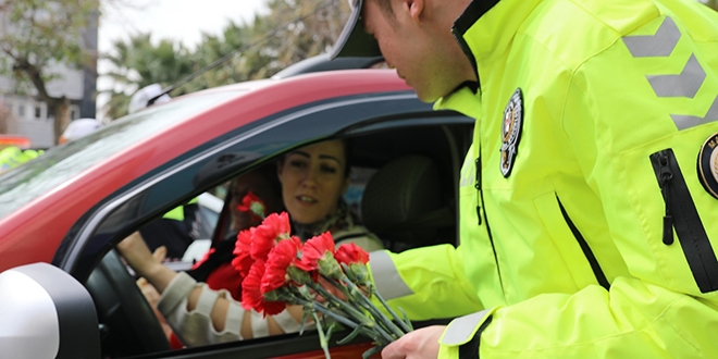 Polis ceza iin deil, iek vermek iin durdurdu