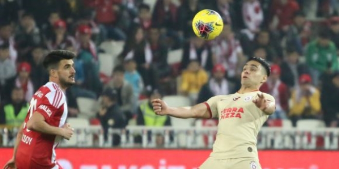 Galatasaray yenilmezlik serisini 9'a çıkardı