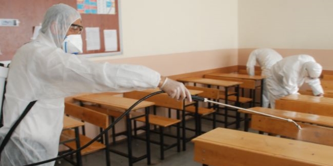 Koronavirüse karşı okullar dezenfekte edildi