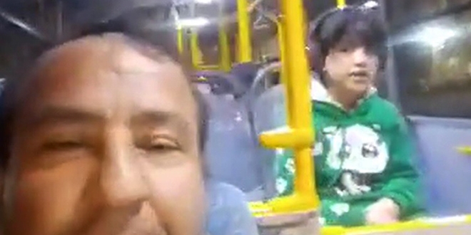 Engelli çocuğu otobüste unuttular