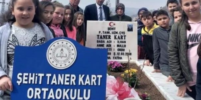 Adını taşıdığı okul, kabrini ziyaret etti