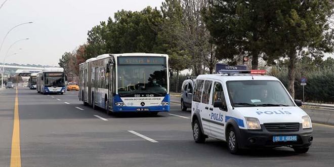 Umreden Ankara'ya gelen kafile gözlem altına alınacakları yurtlara götürülüyor