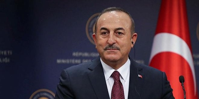 Everest'te mahsur kalan Türk vatandaşları kurtarıldı