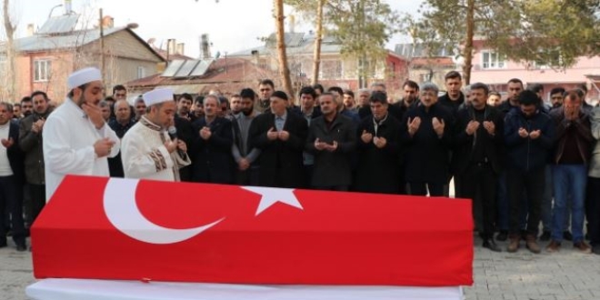 Çığ faciasında hayatını kaybeden itfaiyeci toprağa verildi