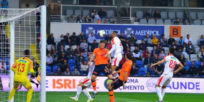 Göztepe-Medipol Başakşehir maçıyla ilgili 47 kişi hakkında işlem başlatıldı