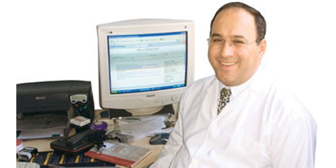 Bir profesör virüs kaptığını açıkladı