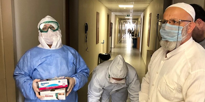 Evde kalma kuralına uymayan umreciler gözaltına alındı