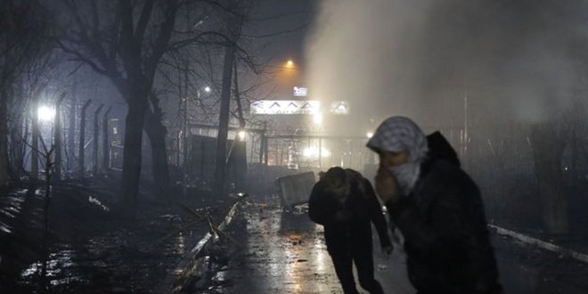 Yunanistan sığınmacılara yine gaz bombalarıyla saldırdı