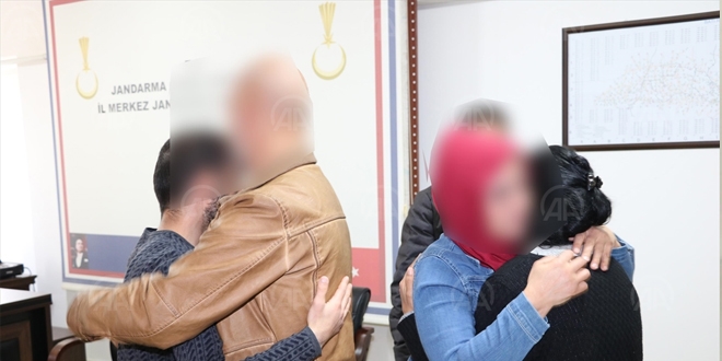 Jandarma ekiplerinin ikna ettiği PKK'lı terörist teslim oldu