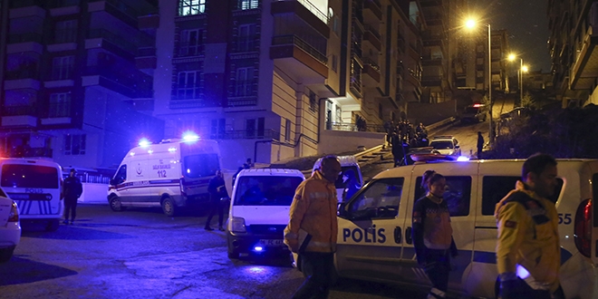İstanbul'da bir komiser yardımcısı babası tarafından bıçaklandı