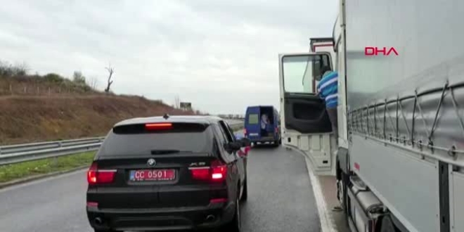 TIR şoförlerinin yardımına Türk Elçiliği koştu