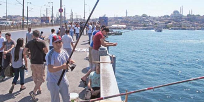 Üsküdar sahilinde balık tutmak geçici olarak yasaklandı