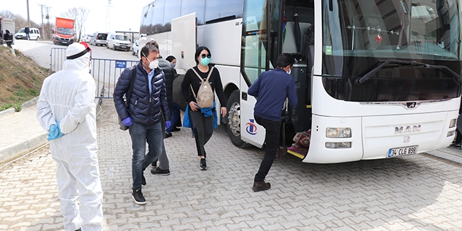 Yurt dndan gelen 138 kii Bolu'da yurda yerletirildi