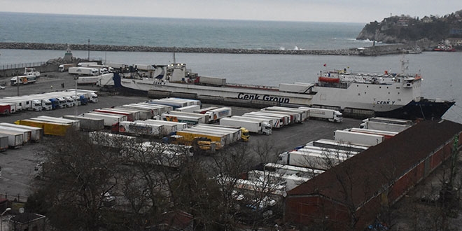 Ukrayna'dan gelen 17 tır şoförü öğrenci yurduna yerleştirildi