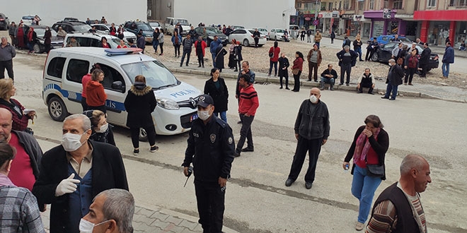 Hatay'da toplu halde gezilmesi yasaklandı