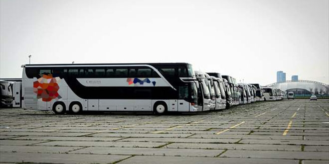 Yenikapı Miting Alanı, seferi durdurulan otobüsleri ağırlıyor