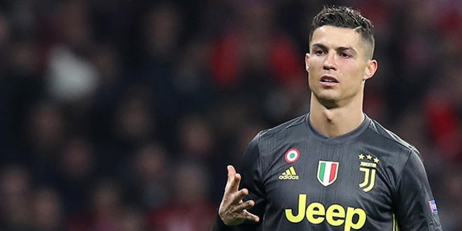 1 milyar dolar kazanan ilk futbolcu belli oldu
