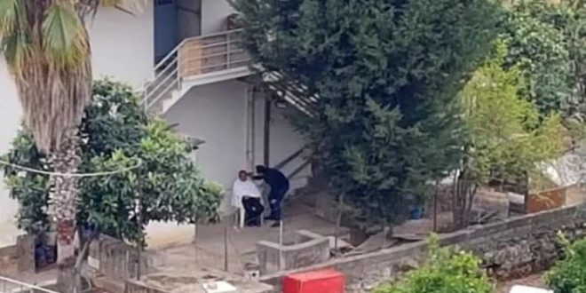 Antalya'da 'merdiven altı' tıraş görüntülendi