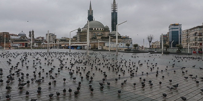 stanbul'un meydanlarnda 'koronavirs sessizlii'