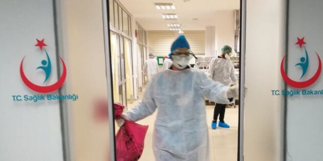 Sırt ağrısı şikayetiyle gitti, koronavirüs çıktı
