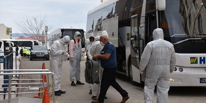 Katar'dan gelen 145 kişi Kırıkkale'deki yurtlara yerleştirildi
