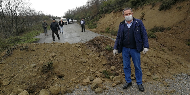 Da yolu toprakla kapatld, uyank srcler yolda kald