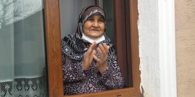 80 yaşındaki Nazmiye nine korona virüsü yendi