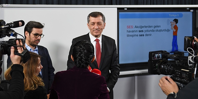 Ziya Selçuk: Veliler öğretmen değil antrenör olmalı