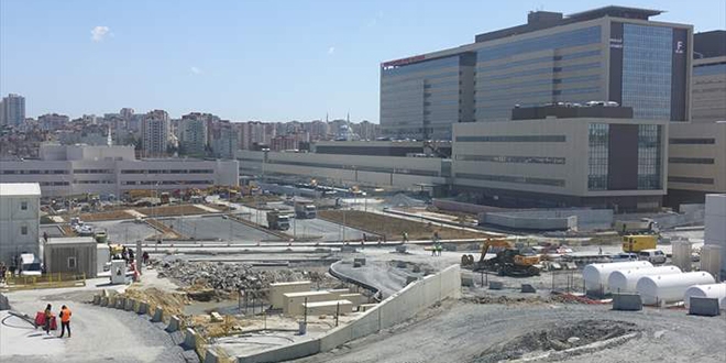 Başakşehir İkitelli Şehir Hastanesi yollarında çalışmalar aralıksız sürüyor