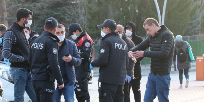 Bolu'da tedbirlerine uymayan 38 kişiye para cezası