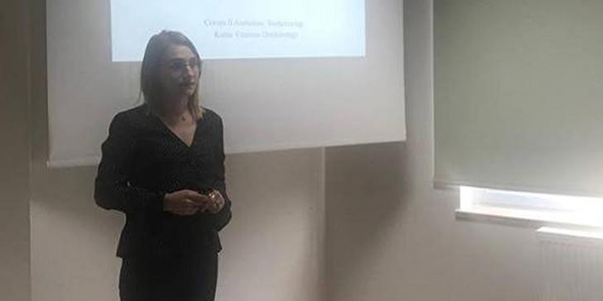 Koronavirüs denetimi yapan sağlık görevlisine kamyonet çarptı