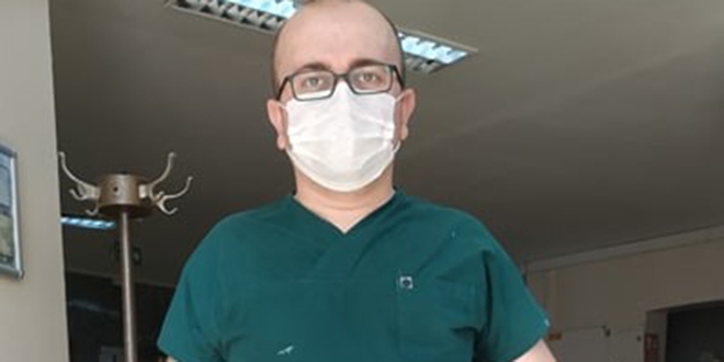 Sağlık çalışanı ter içinde, 'Evde kal' çağrısında bulundu