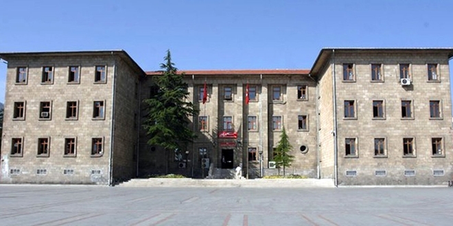 İdari izinli kamu personeli dışarı çıkarsa para cezası uygulanacak