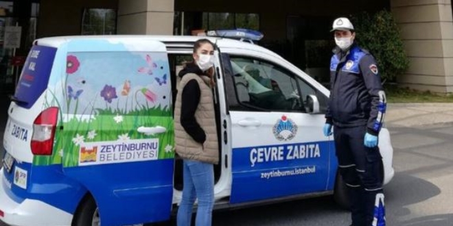 Servisi kaçıran hemşirenin yardımına zabıta ekipleri koştu