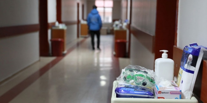 Yoğun bakımdaki ve entübe hastası sayısı ilk kez azaldı