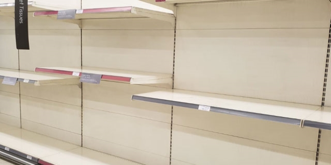 İngiltere'de 1.5 milyon kişi karantinada yiyecek bulamıyor