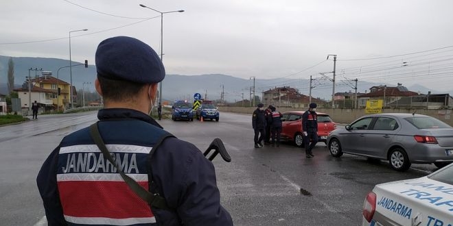 stanbul'dan Sivas'a izinsiz geldi, cezay yedi