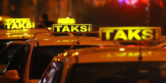 Tekirdağ'da sokağa çıkma yasağının sona ermesiyle taksiciler iş başı yaptı
