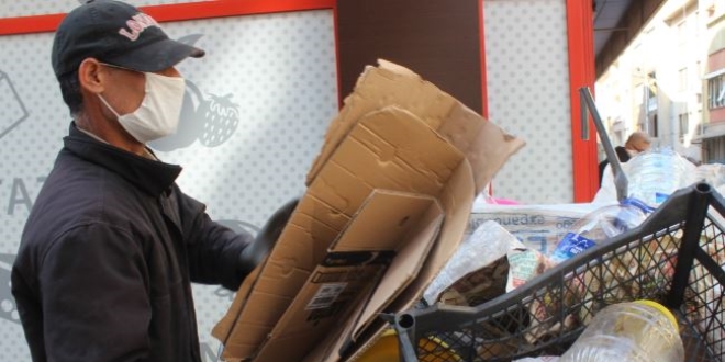 Günlük 50 liraya korona virüse meydan okuyorlar