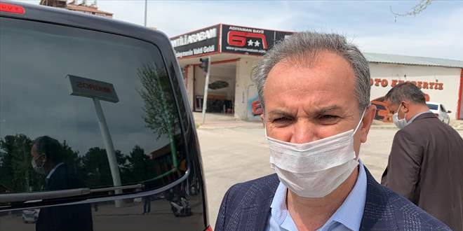 Trafik kazasında yaralanan sürücüye belediye başkanından müdahale